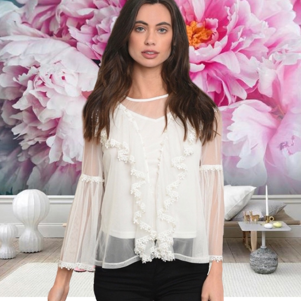 BEAUTIFUL LONG BELL SLEEVES